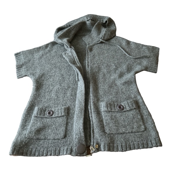 Adam Jacob’s hooded sweater - Picture 7 of 8